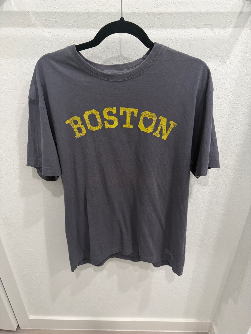 Life is Good Boston T-Shirt Men’s Medium Gray Yellow Love Graphic Tee